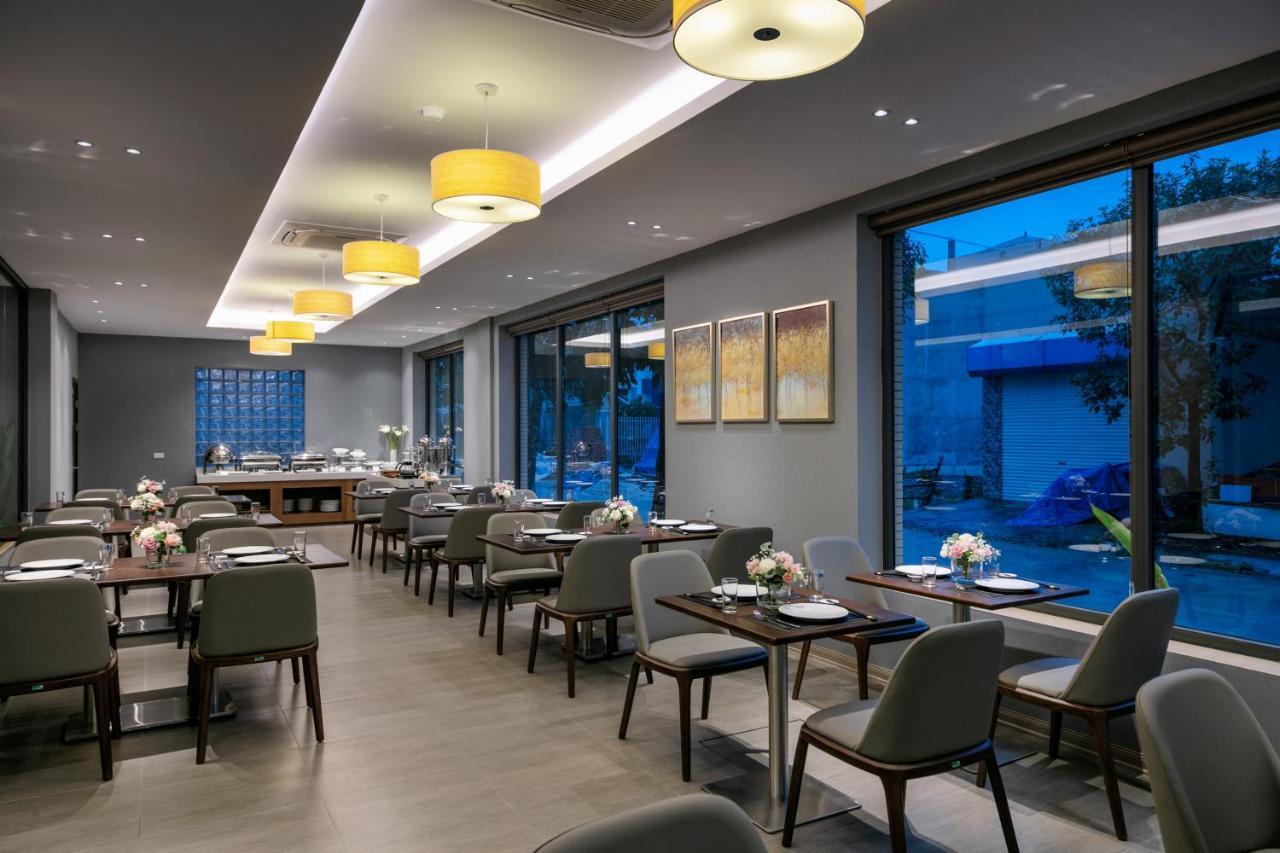 Golden Season Hotel Ninh Binh Bagian luar foto